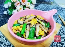 Illustration of how to make scrambled eggs with mushrooms 14