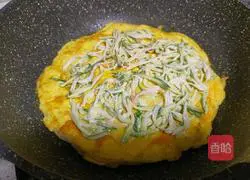 Illustration of how to make crab stick and cucumber rolled omelette 9