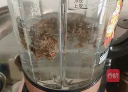 Illustration of how to make Xinjiang specialty milk tea (with milk skin attached) 4