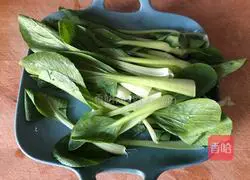Illustration of Laoganma's fried udon noodles 1