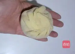 Illustration of making corn sweet bean buns 13