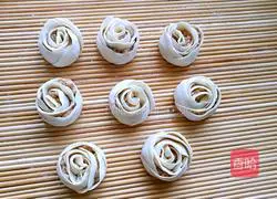 Illustration of how to make rose steamed dumplings 13