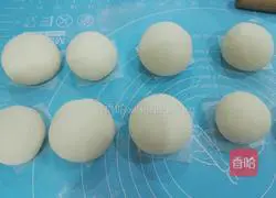 Illustration of how to make panda steamed buns 4