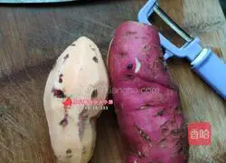 Illustration of how to make sweet potato and brown sugar juice 1