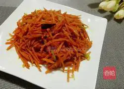 Illustration of how to make fried carrot shreds 7