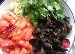 Illustration of how to make scissor noodles ✂️2