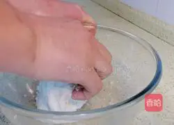 Illustration of how to make steamed spring cakes 3