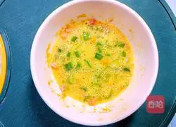 Illustration of how to make hand cake sandwich 6