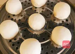 Illustration of how to make custard buns 7