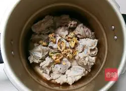 Mussel Cordyceps militaris kelp bone soup Illustration of how to do it 5