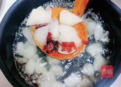 Cranberry, Sydney, Lily and Lotus Root Soup | Illustration of how to moisten the lungs and relieve cough 6