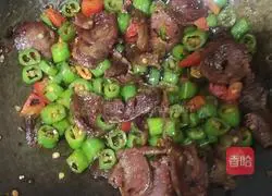 Illustration of how to stir-fry sausage 3