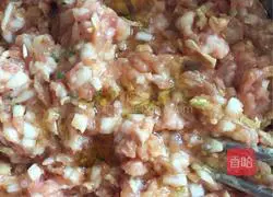 Illustration of how to make cabbage, pork and shrimp dumplings 6 