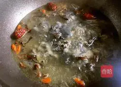 Tea Tree Mushroom Black-bone Chicken Soup (Pressure Cooker Version) Recipe Illustration 7