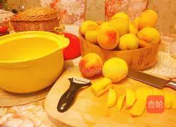 Illustration of how to make canned yellow peaches 2