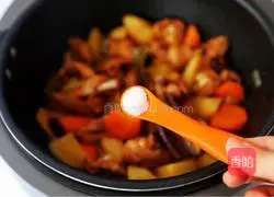 Illustration of how to cook chicken legs and potatoes stewed 13