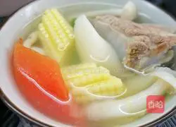 Illustration of how to make pork ribs, corn and bamboo shoots soup 5