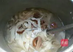 How to make coriander and duck wide noodles Illustration 10