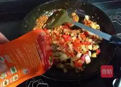 Illustration of how to make tomato minced meat pasta 8