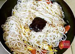 Illustration of how to make fried noodles 8