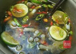 Illustration of how to make chicken feet with lemon and pickled pepper 4