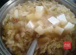 Illustration of how to make pickled cabbage, vermicelli, tofu and mutton soup 10