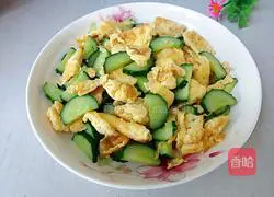 Illustration of how to make cucumber scrambled eggs 5
