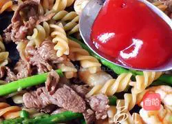 Beef, Shrimp and Asparagus Pasta Recipe Illustration 18