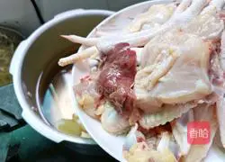 Pepper Chicken Soup Recipe Illustration 7