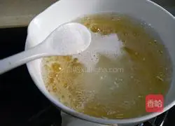 Illustration of how to make tomato meat sauce pasta 3