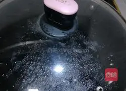 Illustration of how to make purple rice and red date dumplings 5