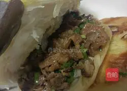 Illustration of how to make Roujiamo 19