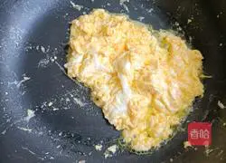 Illustration of how to make scrambled eggs with fungus 4