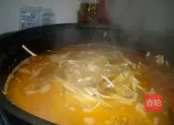 Illustration of how to make mushroom, tomato and egg noodles 8