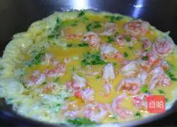Illustration of how to make smooth egg and shrimp 9