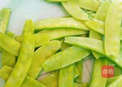Fried meat with snow peas Illustration of how to do it 1