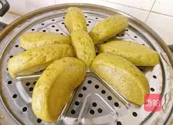 Illustration of how to make spinach steamed buns 22