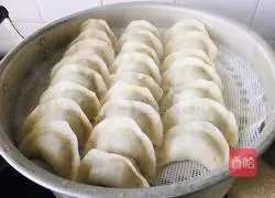 Illustration of how to make hot noodles and steamed dumplings 11