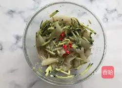 Illustration of how to make sesame skin noodles 8