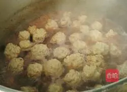 Illustration of how to make white radish, peanut and beef meatball soup 12