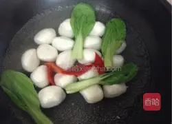 Illustration of how to make fish ball soup 10