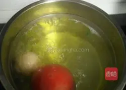 Illustration of how to make tomato, egg and spinach noodles 2