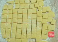 Illustration of how to make bone soup shrimp cat ear noodles 5