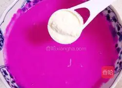 Illustration of how to make dragon fruit muffins 10