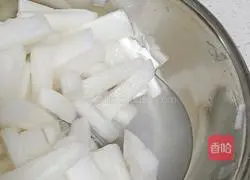 Illustration of making spicy and sour white radish strips 4