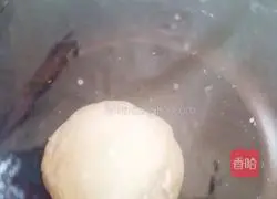 Illustration of how to make sauce-flavored flower rolls 3