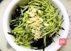 Illustration of how to make three shredded cold dishes 4