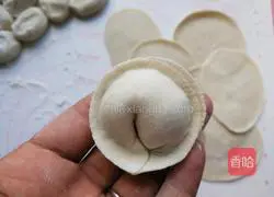 Illustration of how to make Yuanbao dumplings 20
