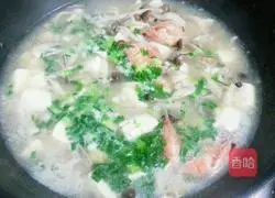 Illustration of how to make three fresh tofu soup 10