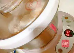 Illustration of how to make golden noodles 6